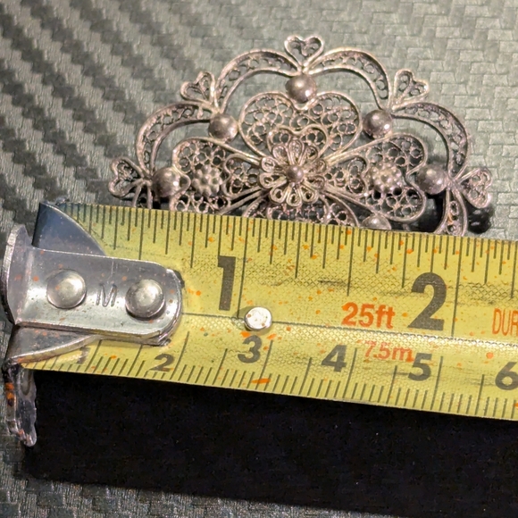 Elegant Silver Filigree Brooch - Picture 4 of 4